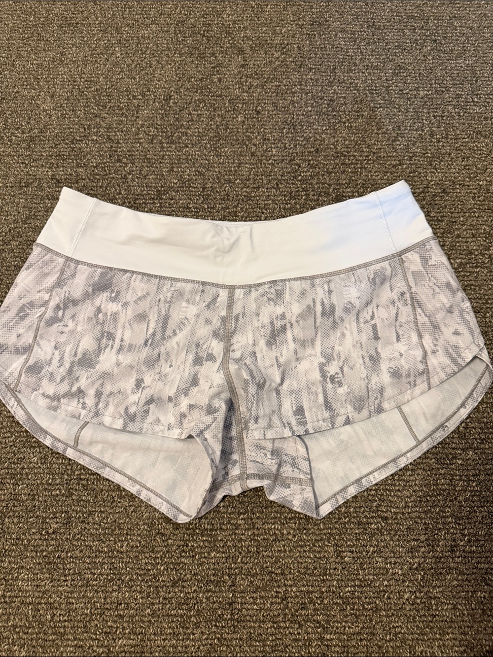 lululemon athletica White & Light Gray Patterned Athletic Shorts